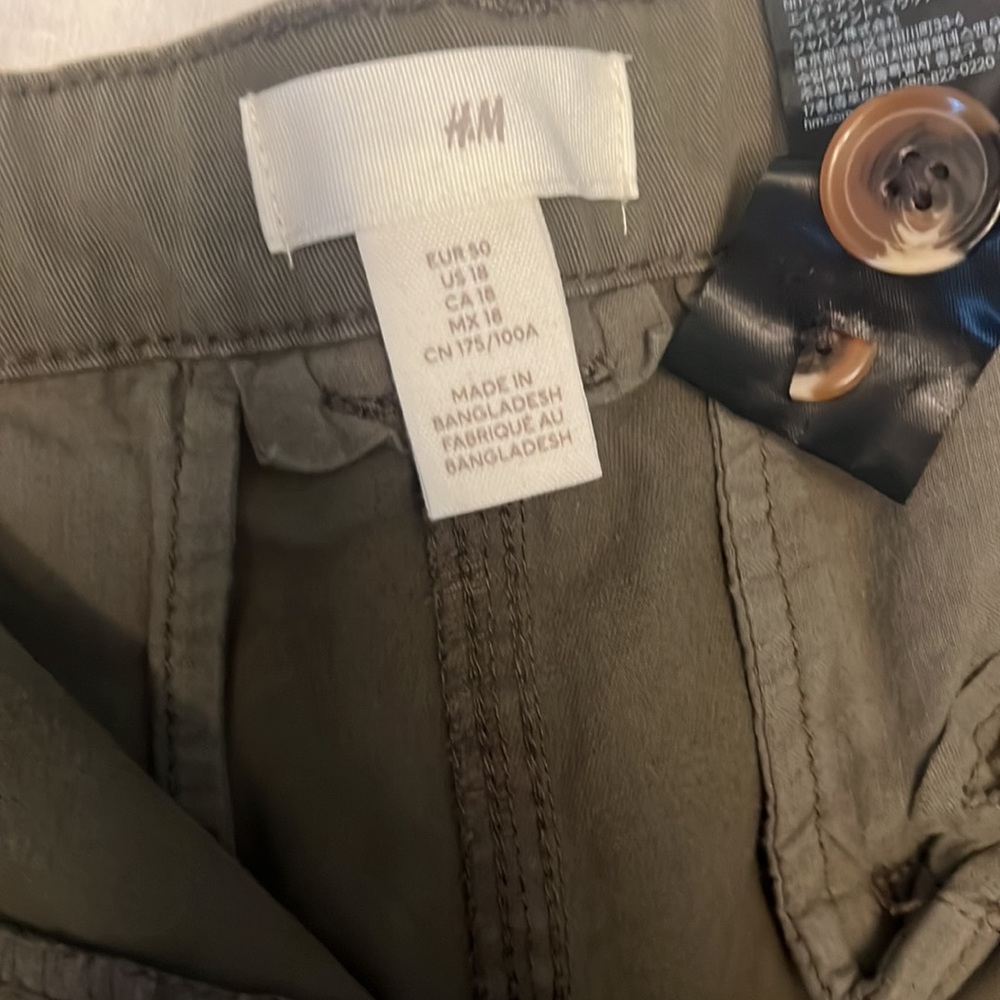 H&M Cargo Pants - Picture 2 of 2